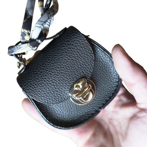 Unbranded Accessories - Bag Keychain Bag Charm Change Pouch Coin Push Lock Clasp Black Goth Romance